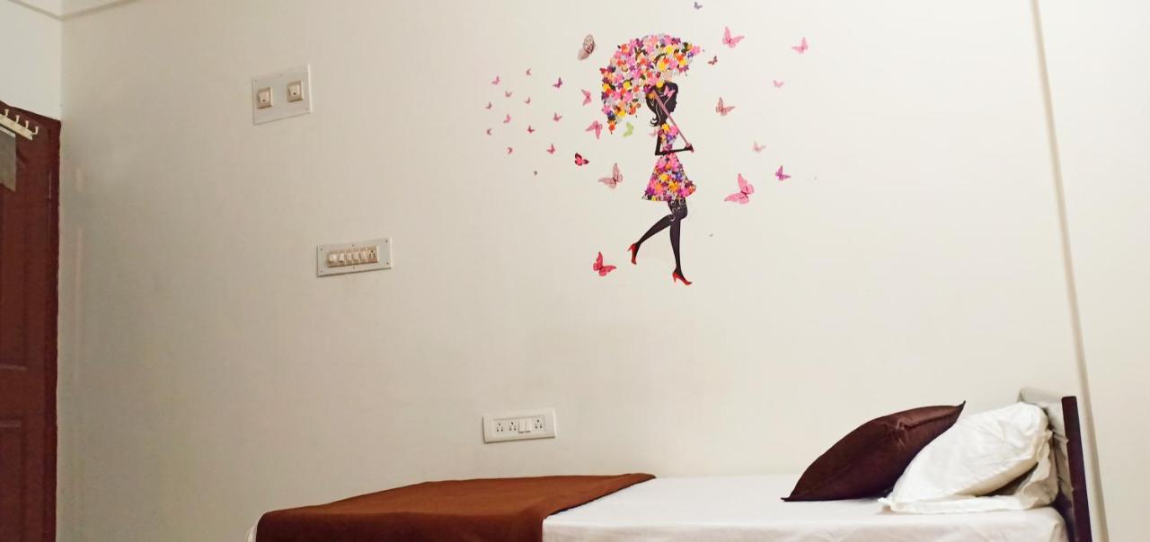 Transit Dorms - A Backpackers Inn & Hostel Bangalore Eksteriør billede
